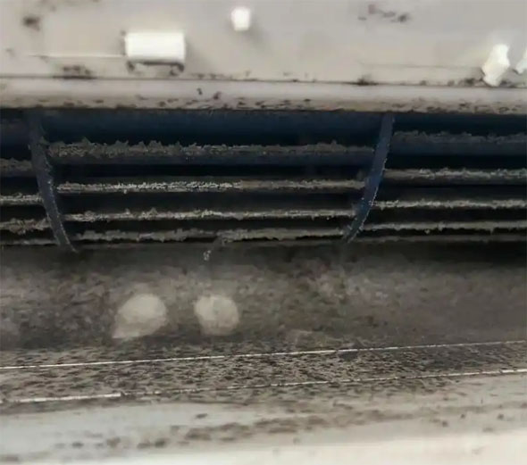 志丹空调吹的风有股烧焦味是怎么回事